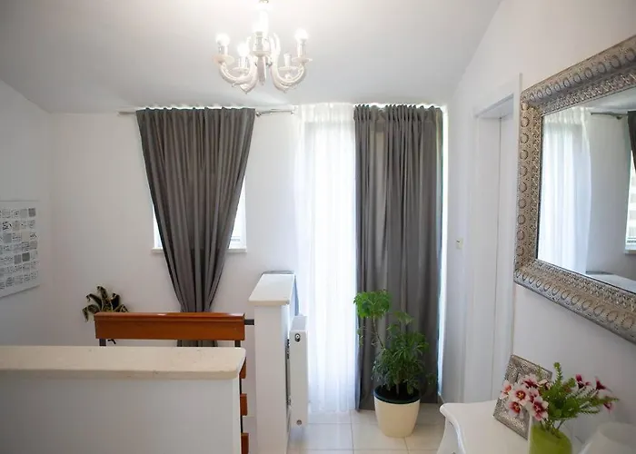 Batarelo Fully Air-conditioned *