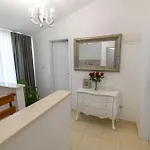 Batarelo Fully Air-conditioned * Синь