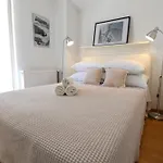 Batarelo Fully Air-conditioned Синь