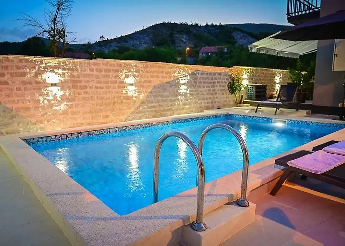 Batarelo Fully Air-conditioned Villa