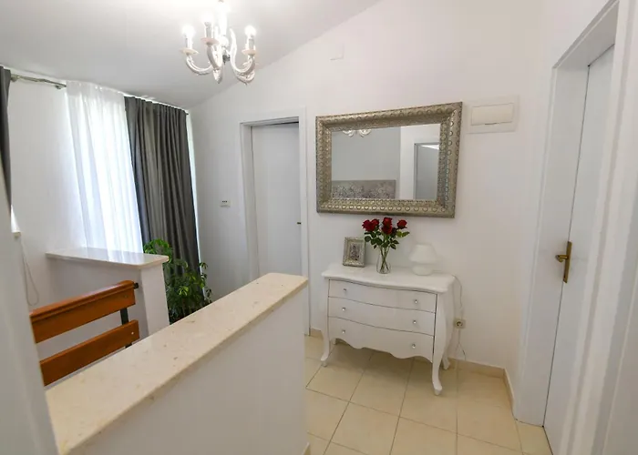 Batarelo Fully Air-conditioned * Sinj