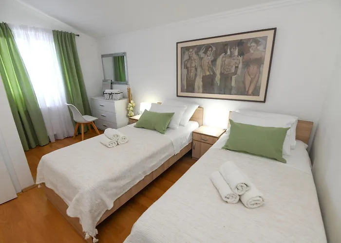 Batarelo Fully Air-conditioned * Sinj
