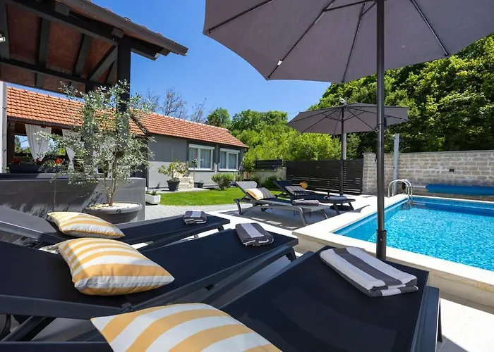 Batarelo Fully Air-conditioned Villa
